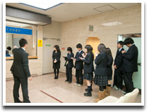 日本の高齢社会に対応すべく「ホームヘルパー2級取得講座」を開設。